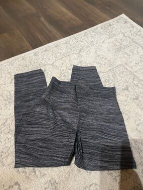 Black & Grey Lululemon Crops